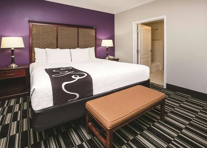 Baymont By Wyndham Dallas South-Desoto